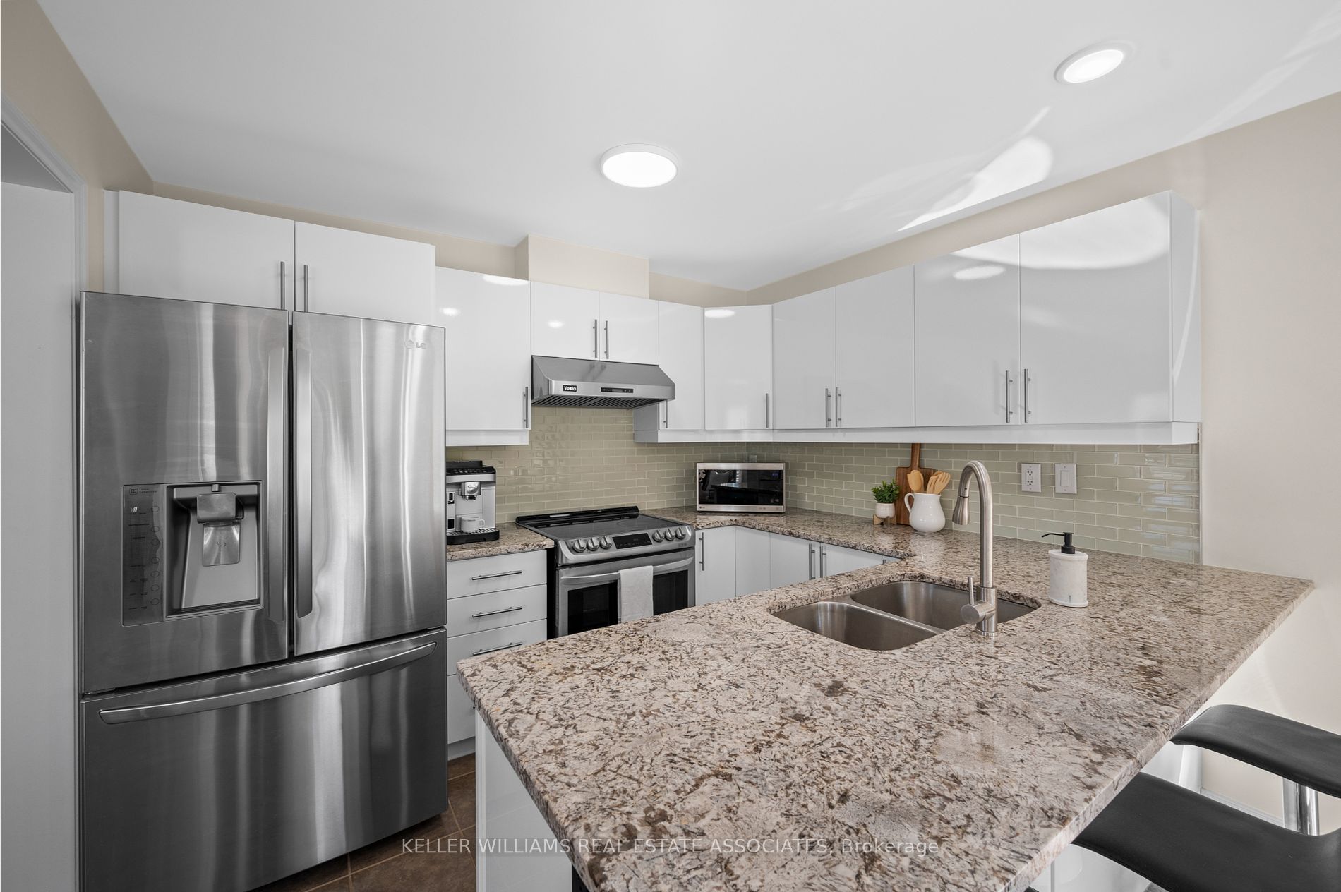 1002 Solomon Crt