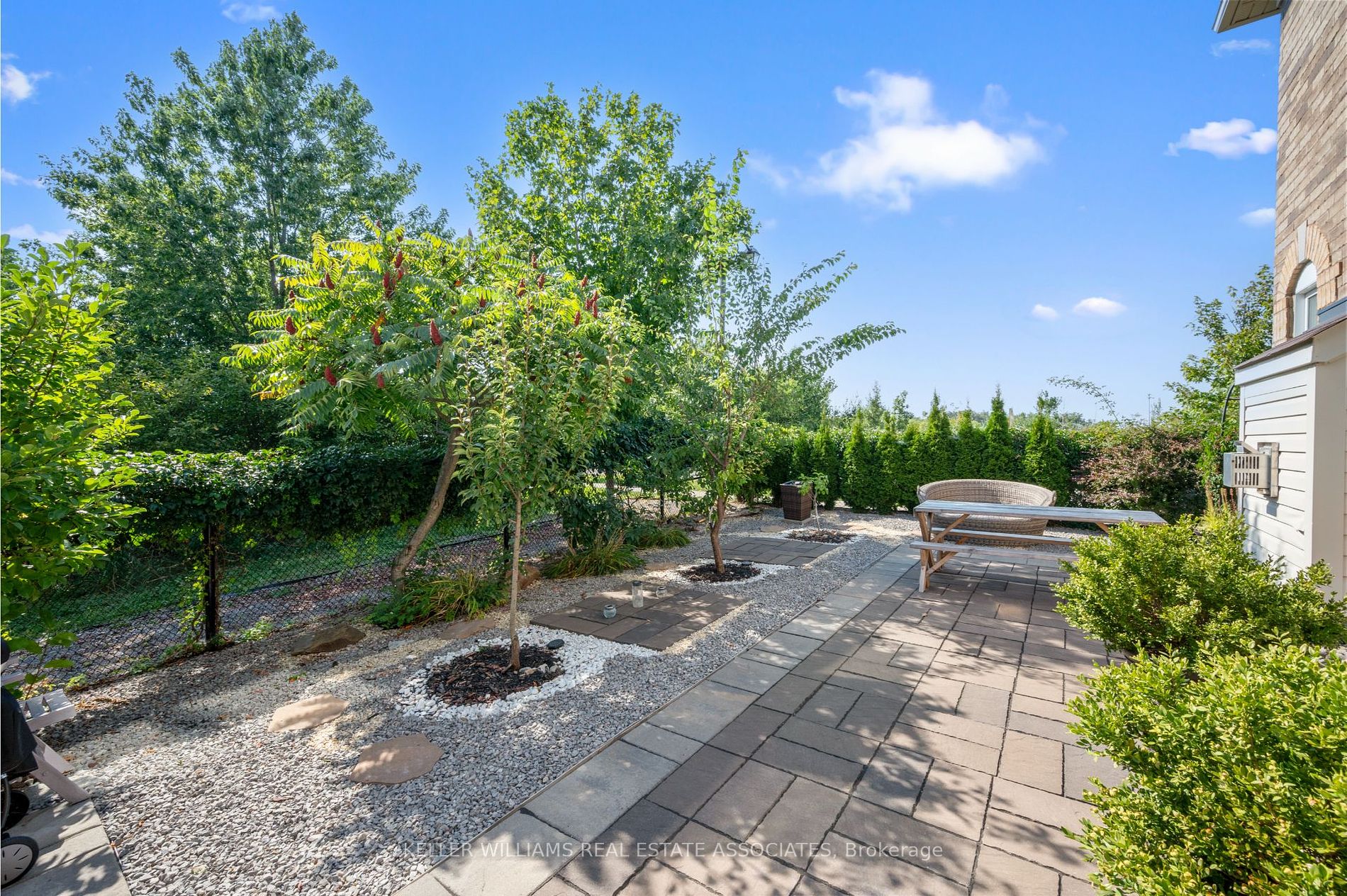 1002 Solomon Crt
