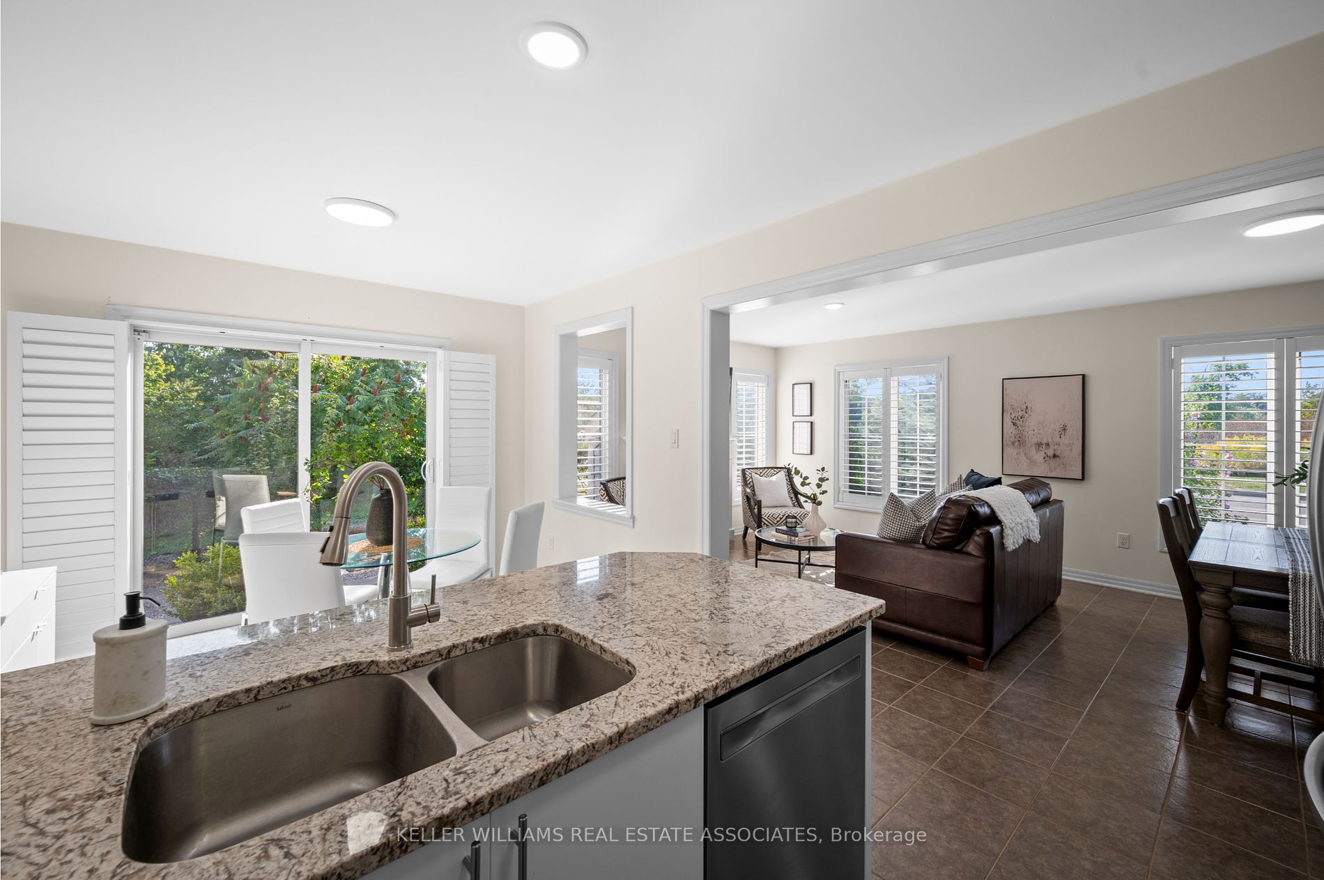 1002 Solomon Crt