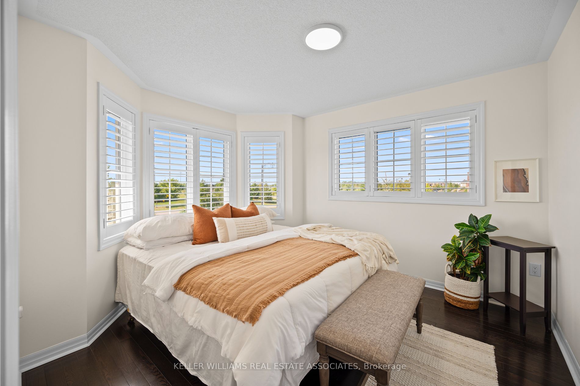 1002 Solomon Crt
