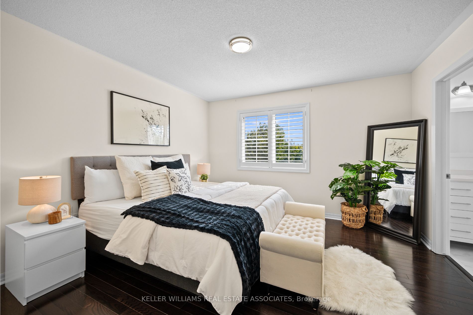 1002 Solomon Crt