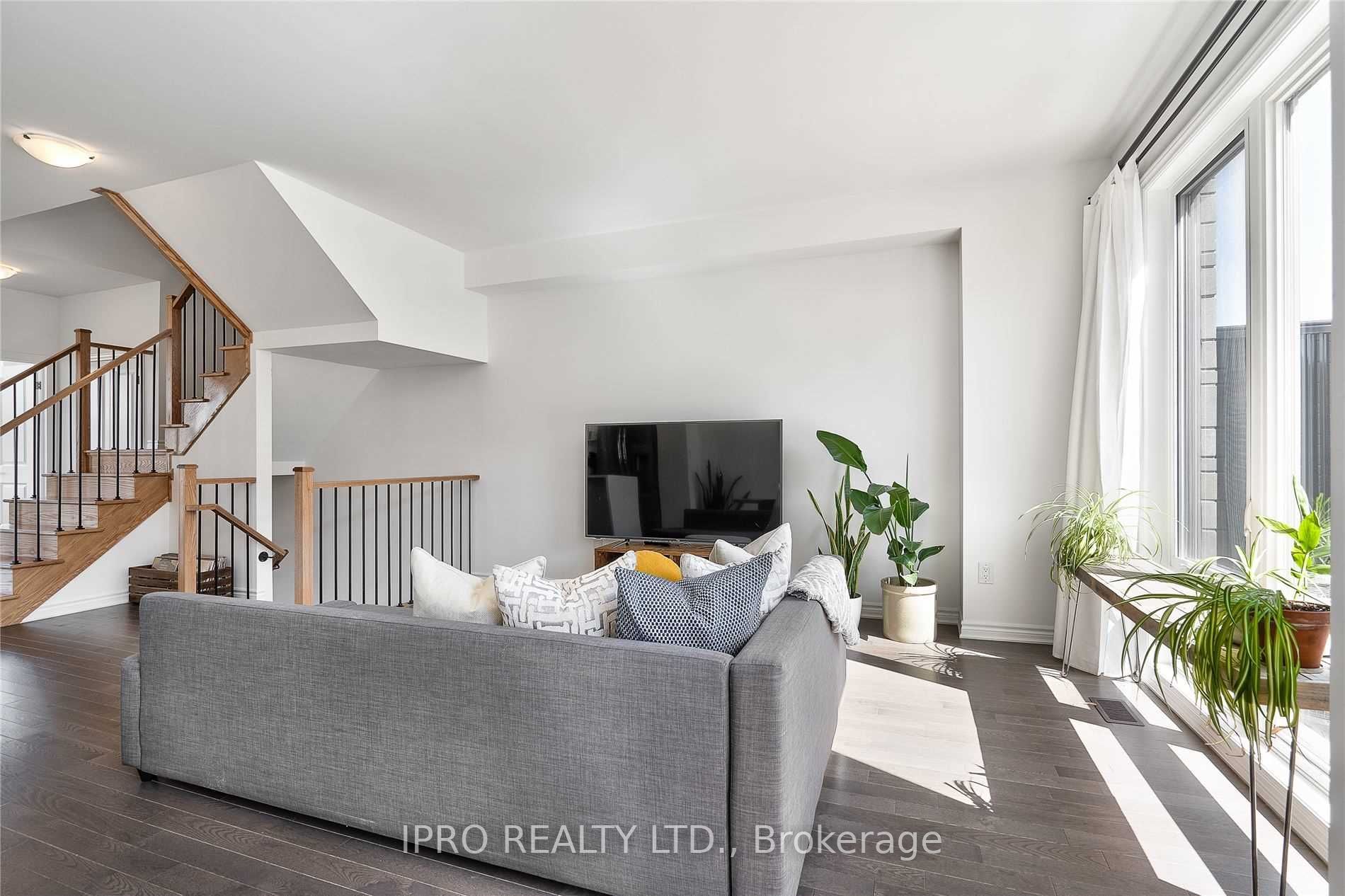 2481 Badger Cres, #3