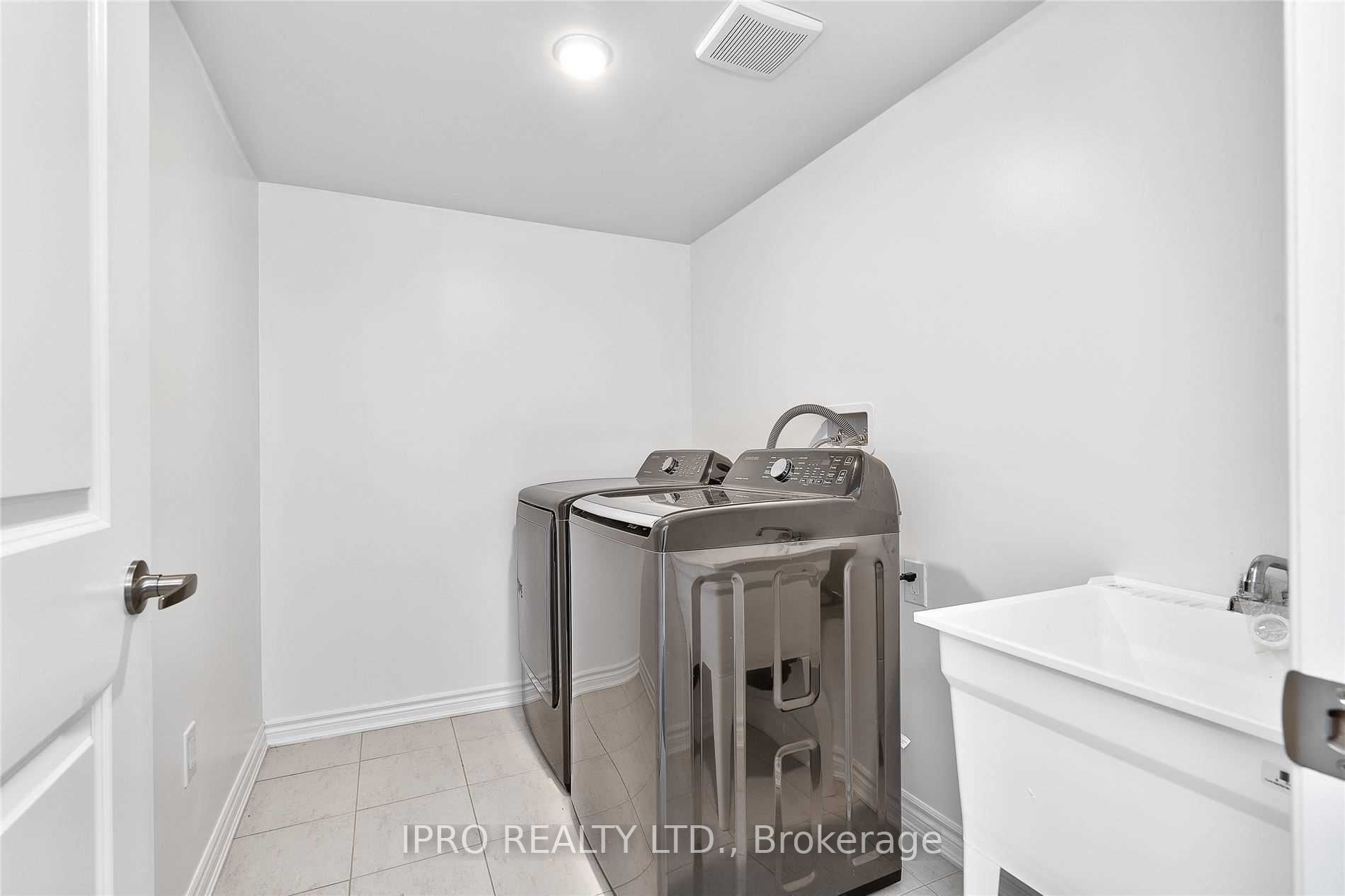 2481 Badger Cres, #3