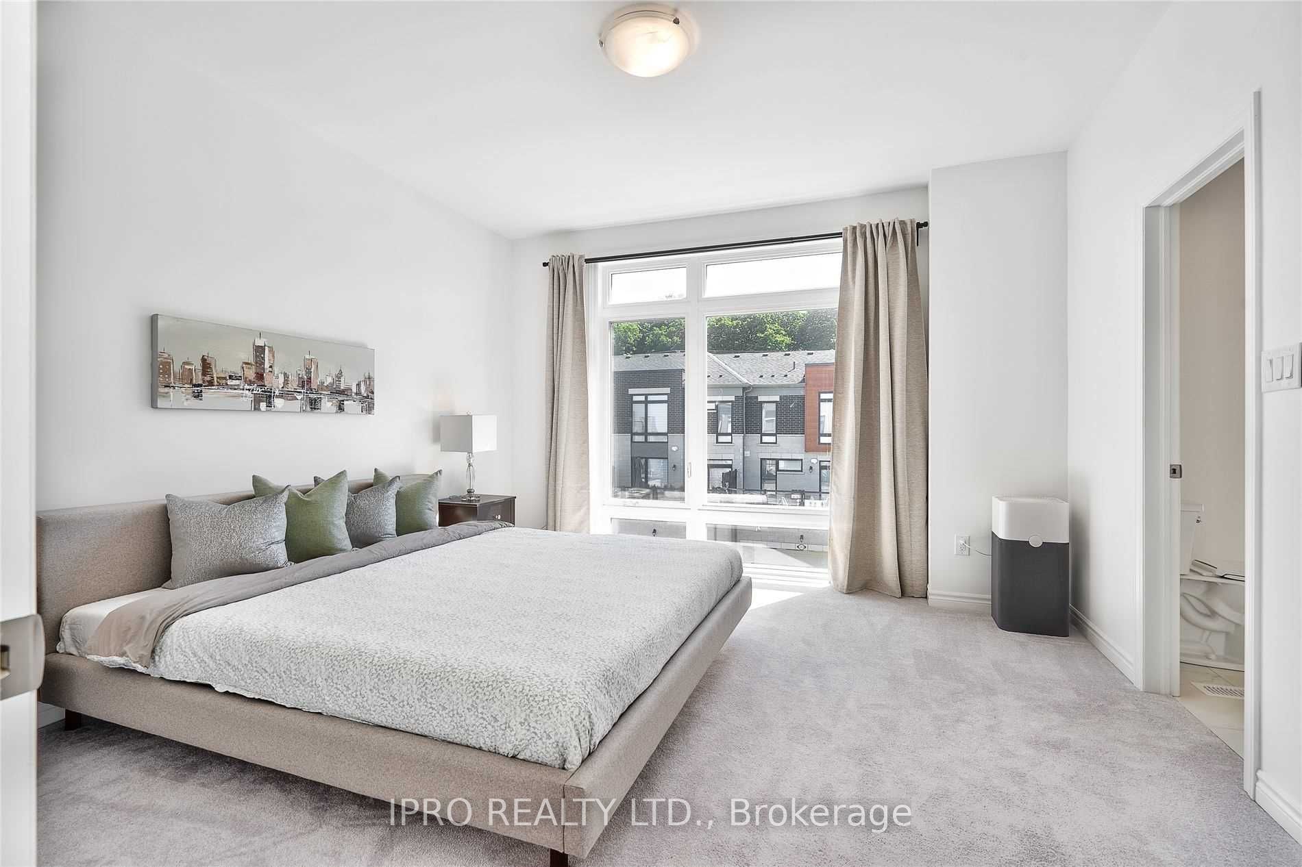 2481 Badger Cres, #3