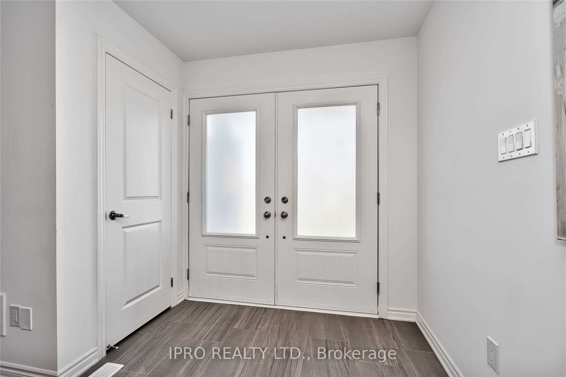 2481 Badger Cres, #3