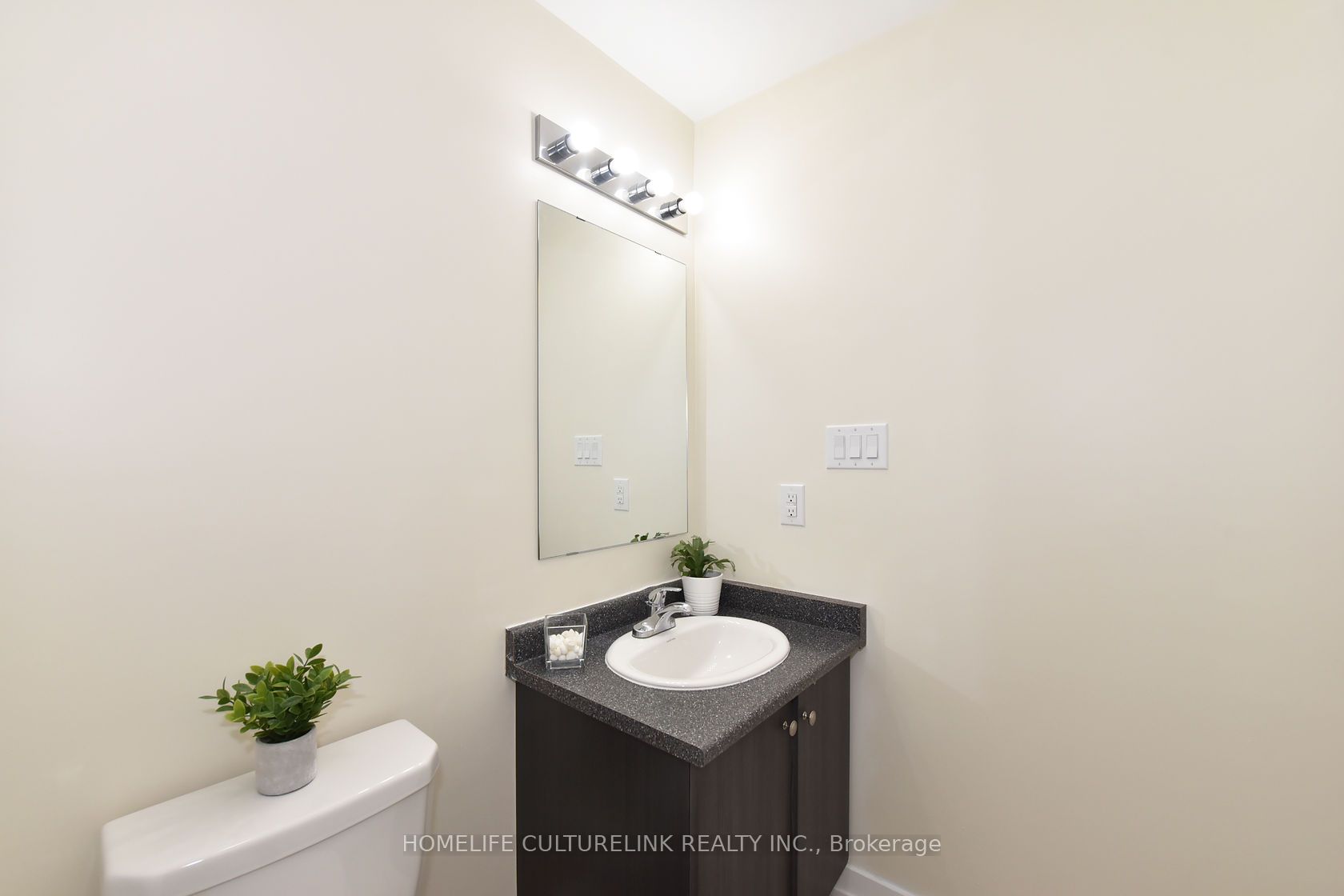 100 Parrotta Dr, #89