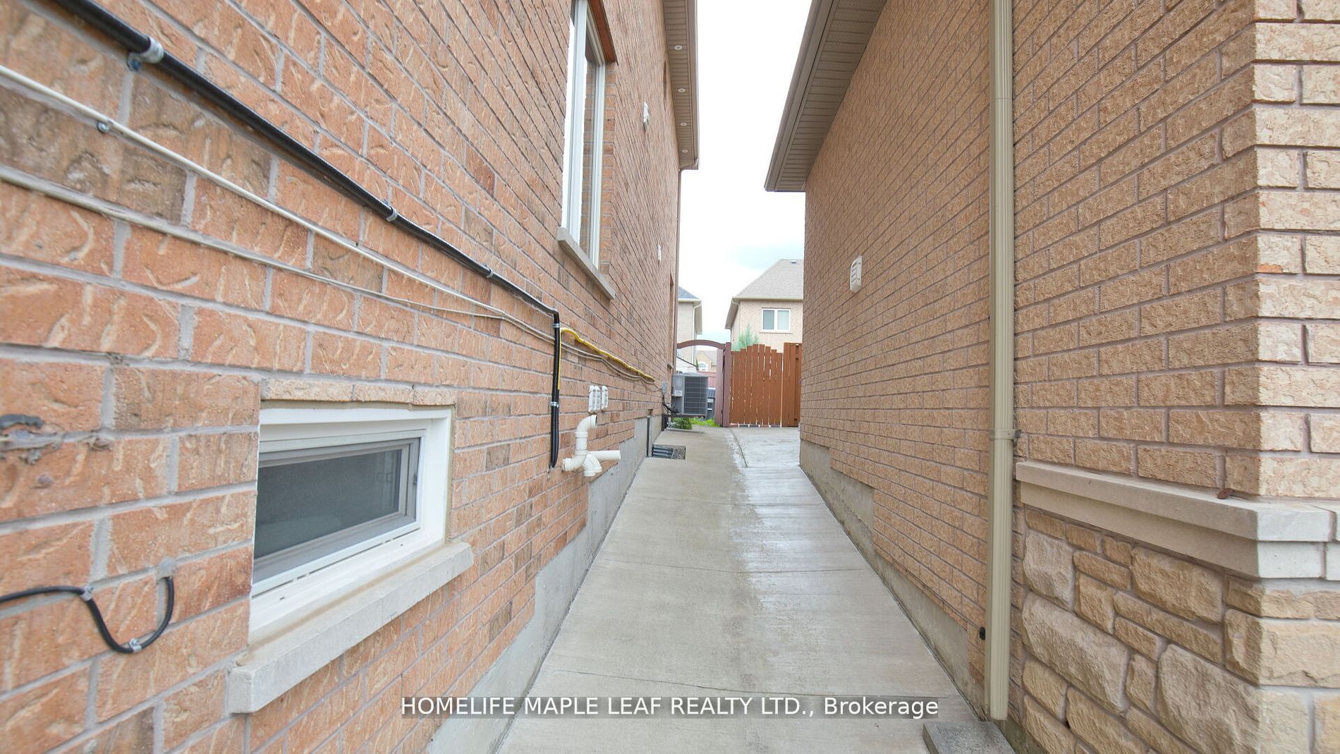 44 Eaglesprings Cres