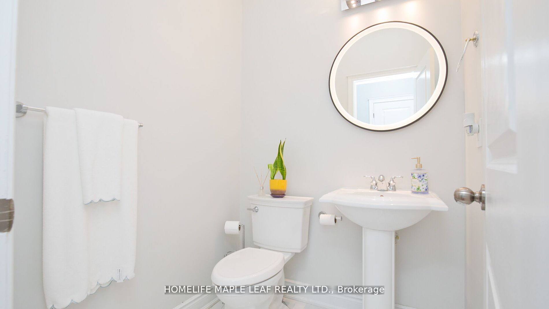 44 Eaglesprings Cres