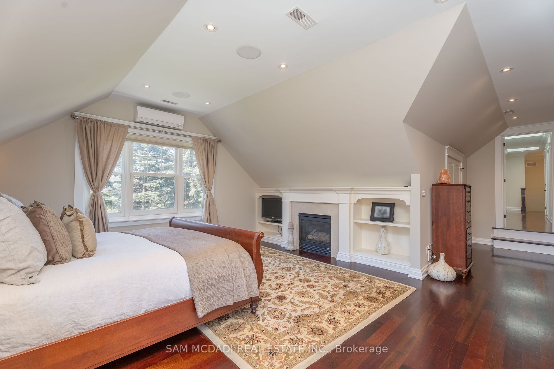80 Cox Dr