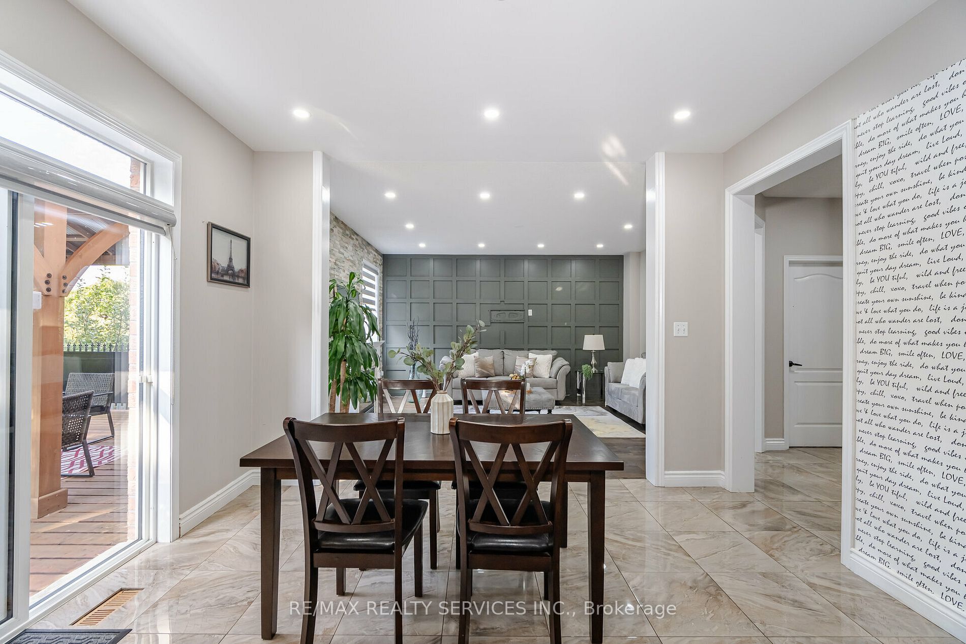 18 Tideland Dr