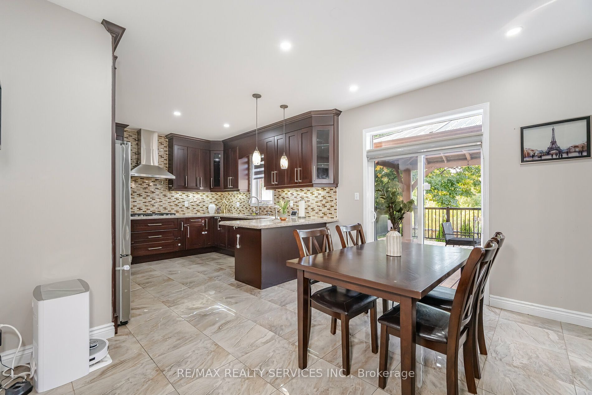18 Tideland Dr