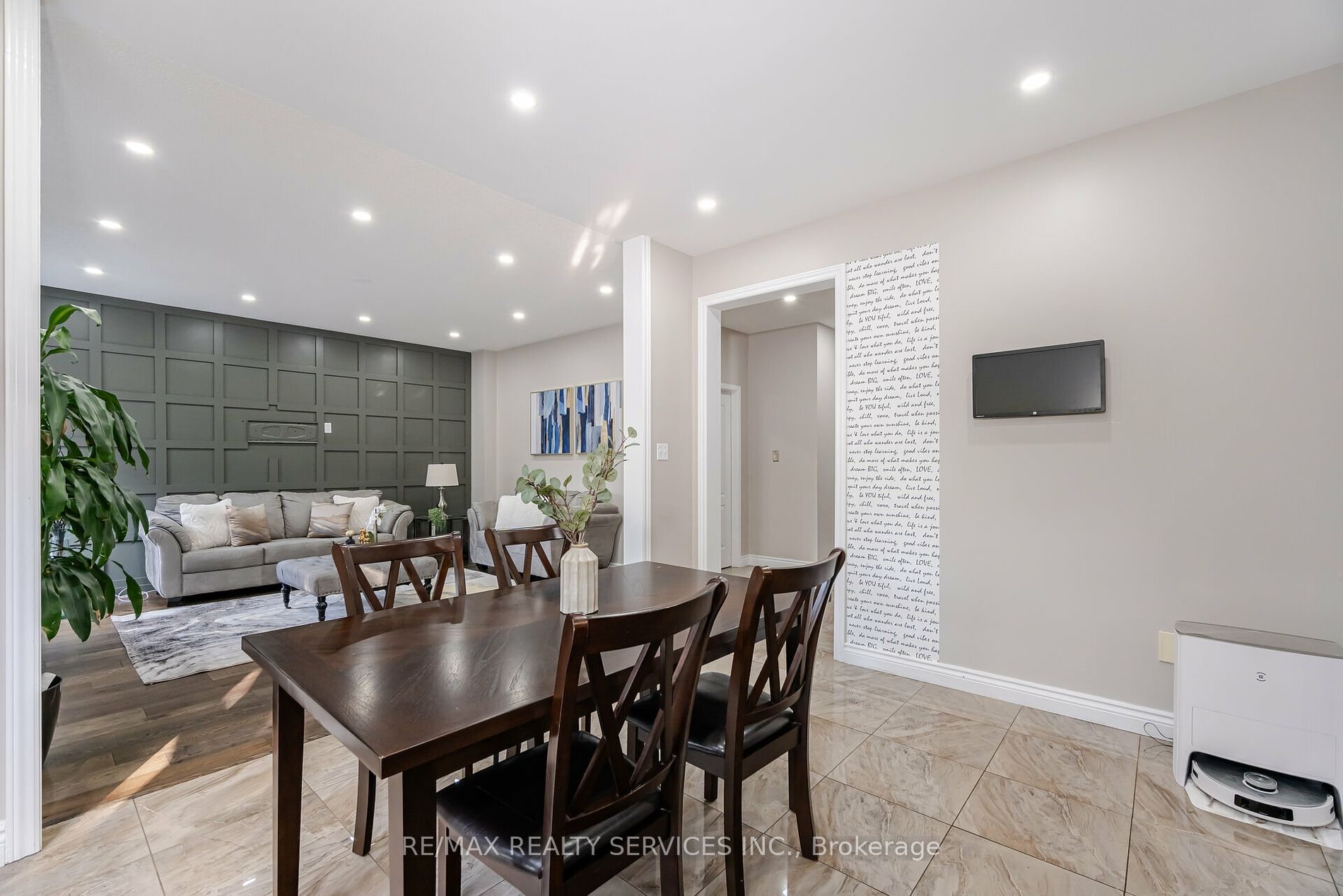 18 Tideland Dr