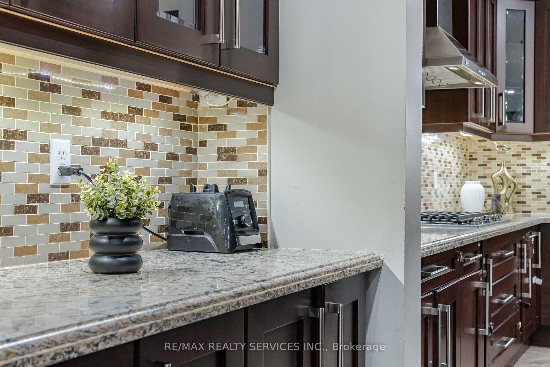 18 Tideland Dr