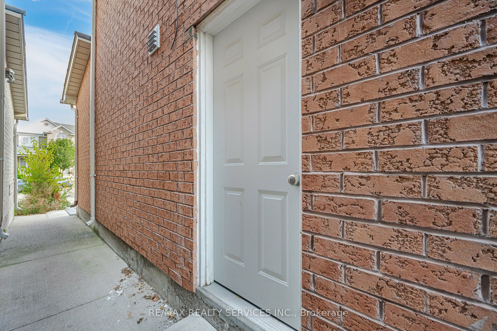 18 Tideland Dr