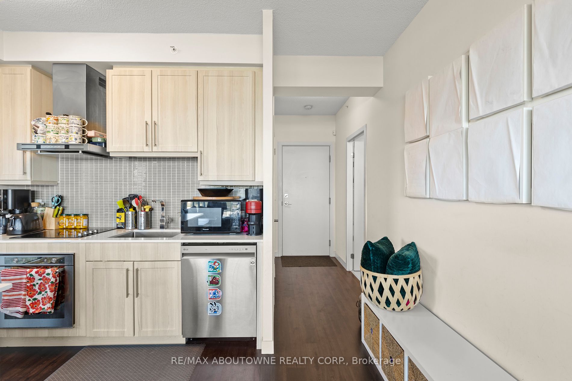 2087 Fairview St, #608