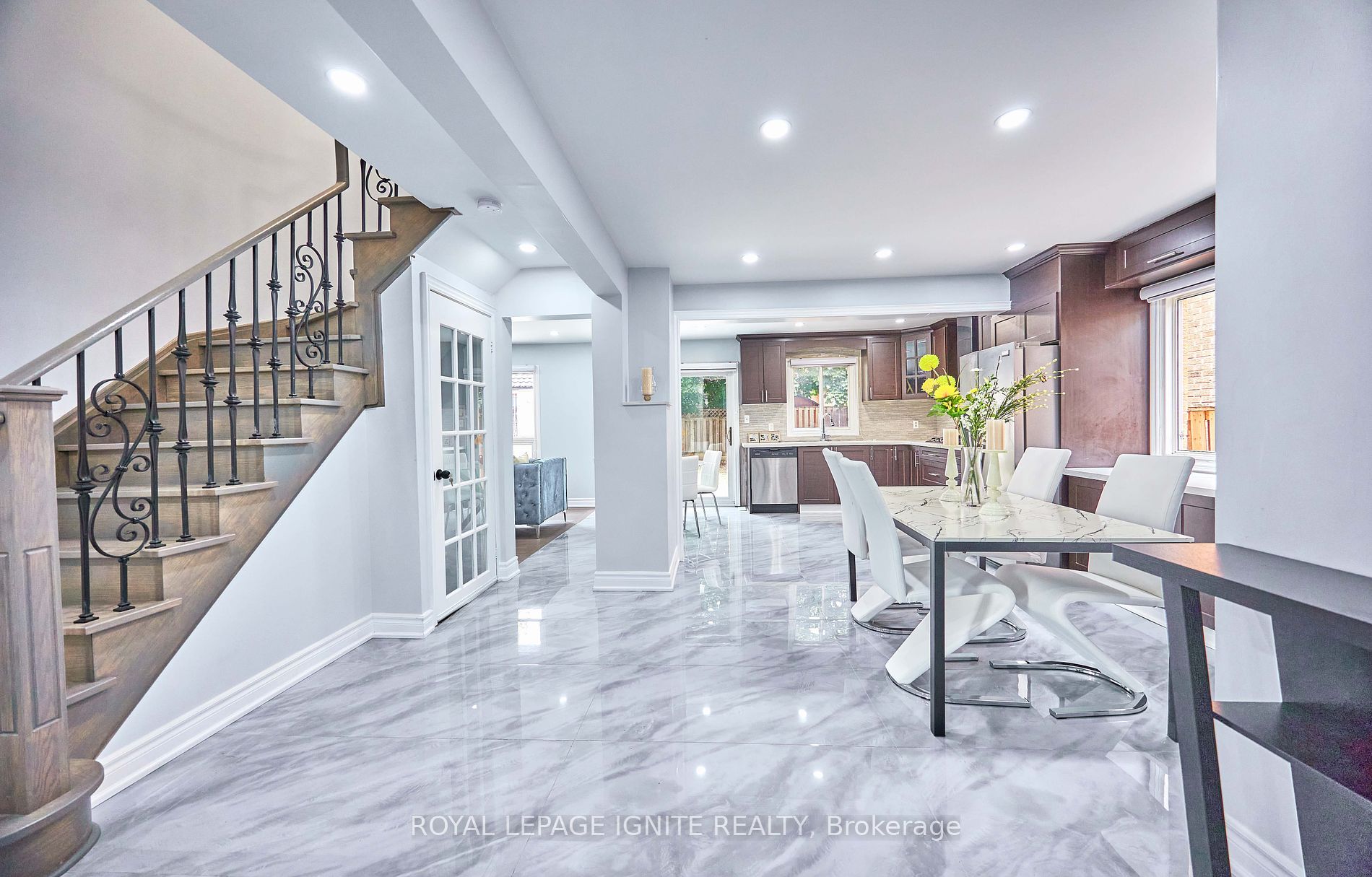 56 Blackwell Pl