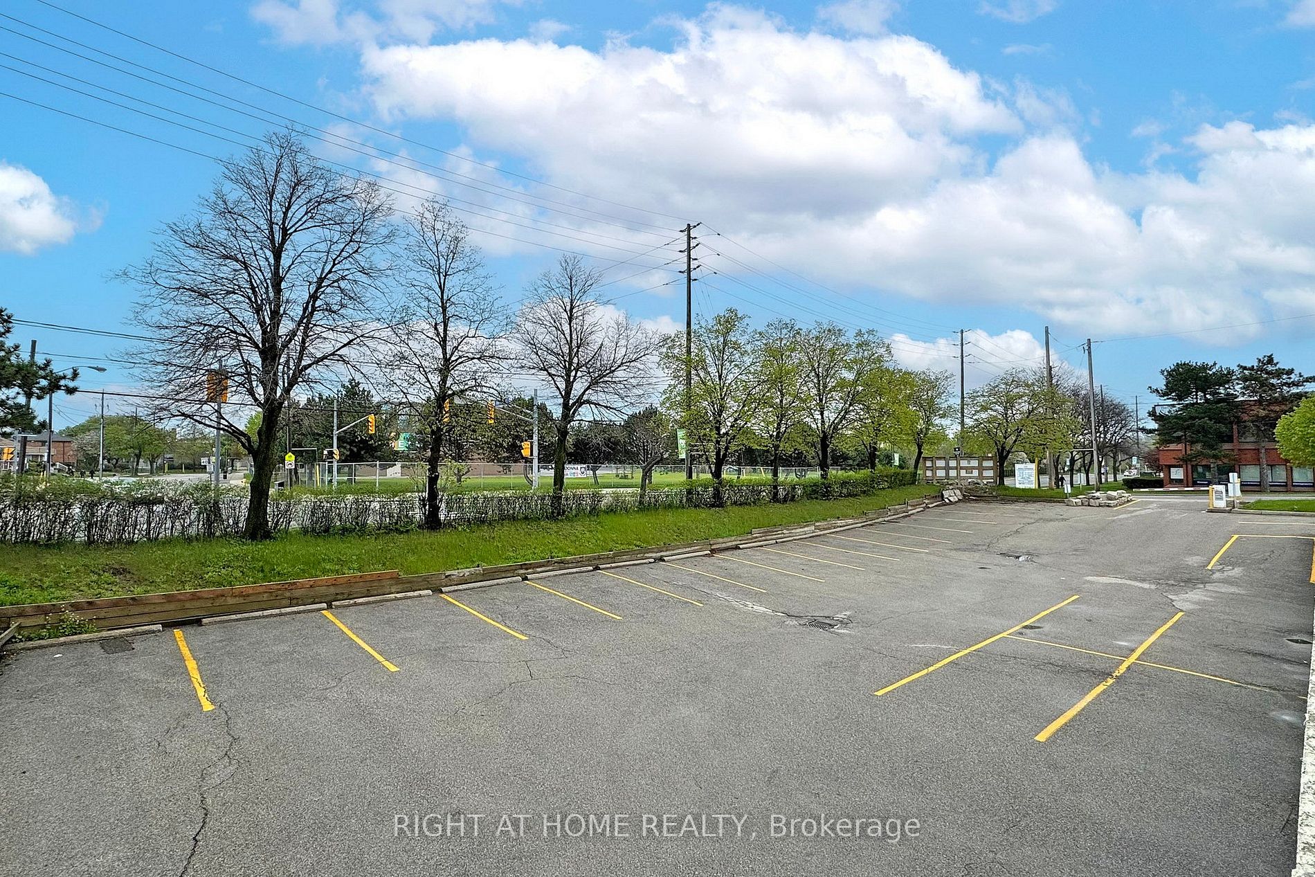 1017 Wilson Ave, #401&404