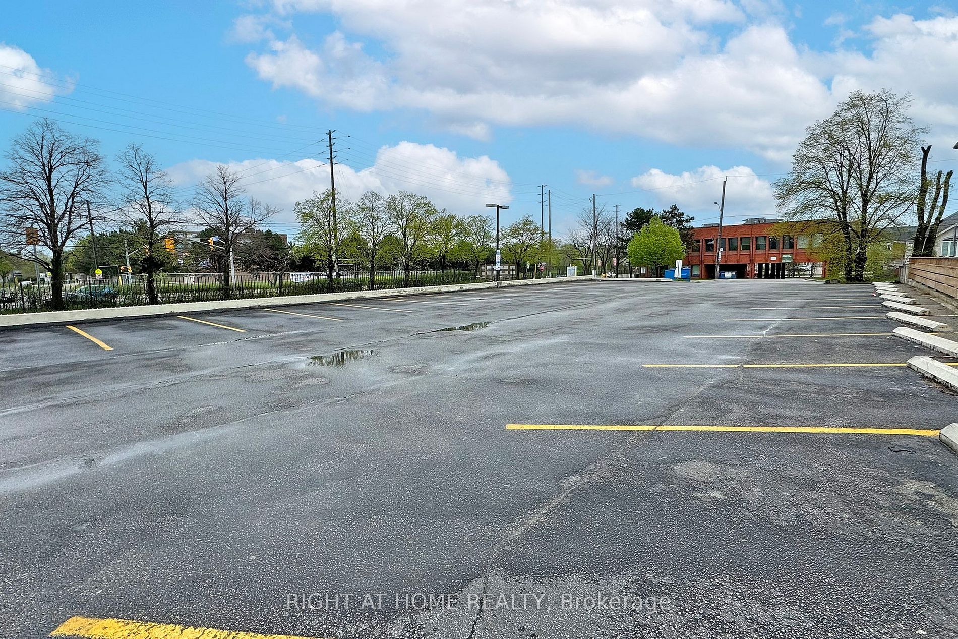 1017 Wilson Ave, #401&404