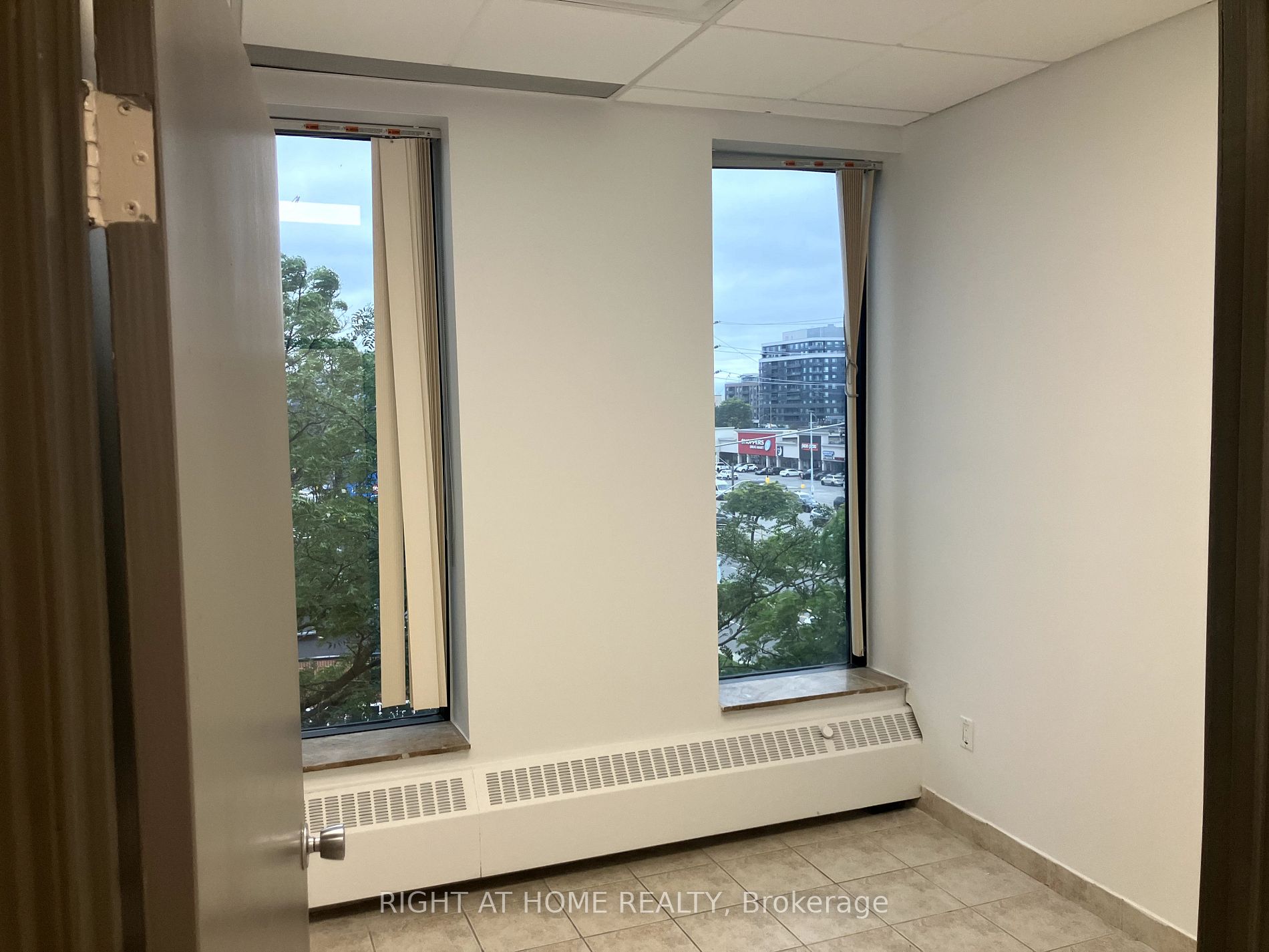 1017 Wilson Ave, #401&404
