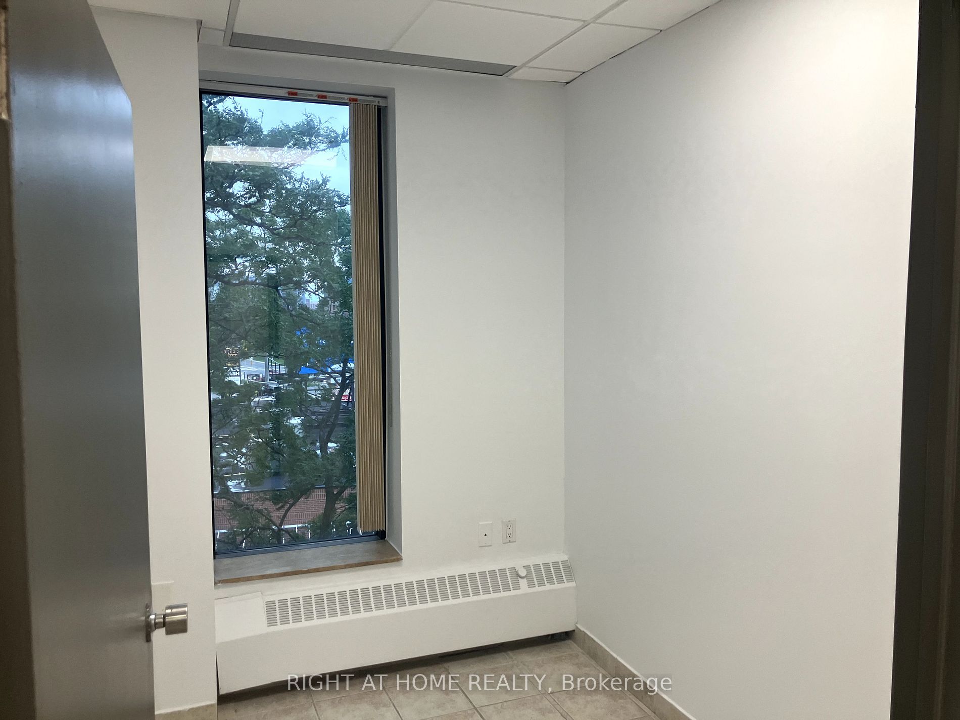 1017 Wilson Ave, #401&404
