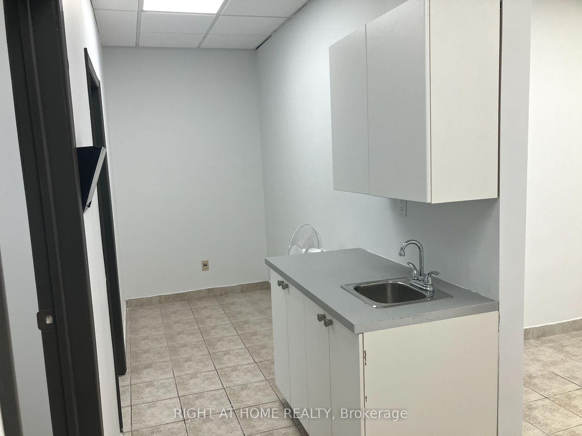 1017 Wilson Ave, #401&404