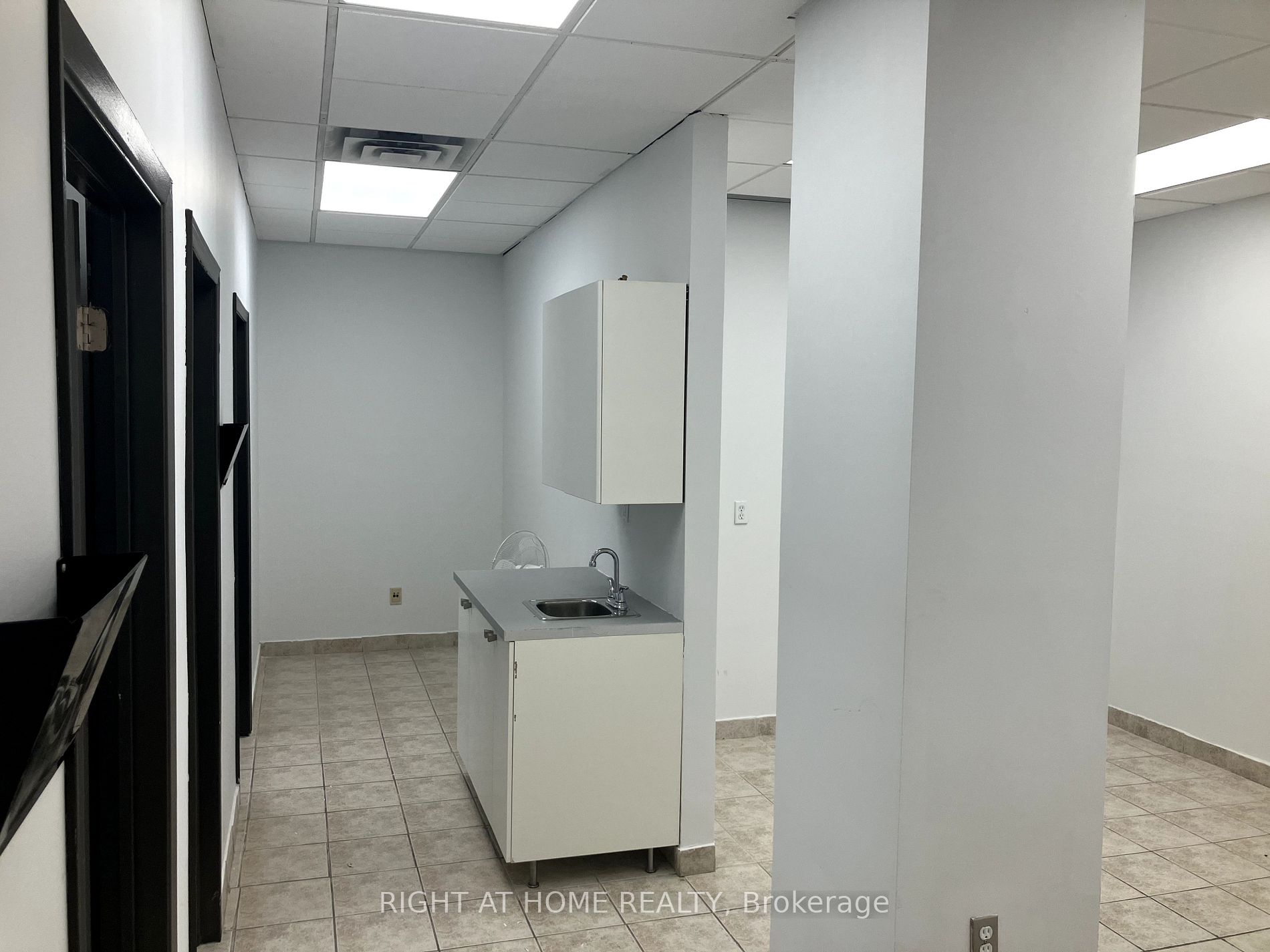 1017 Wilson Ave, #401&404