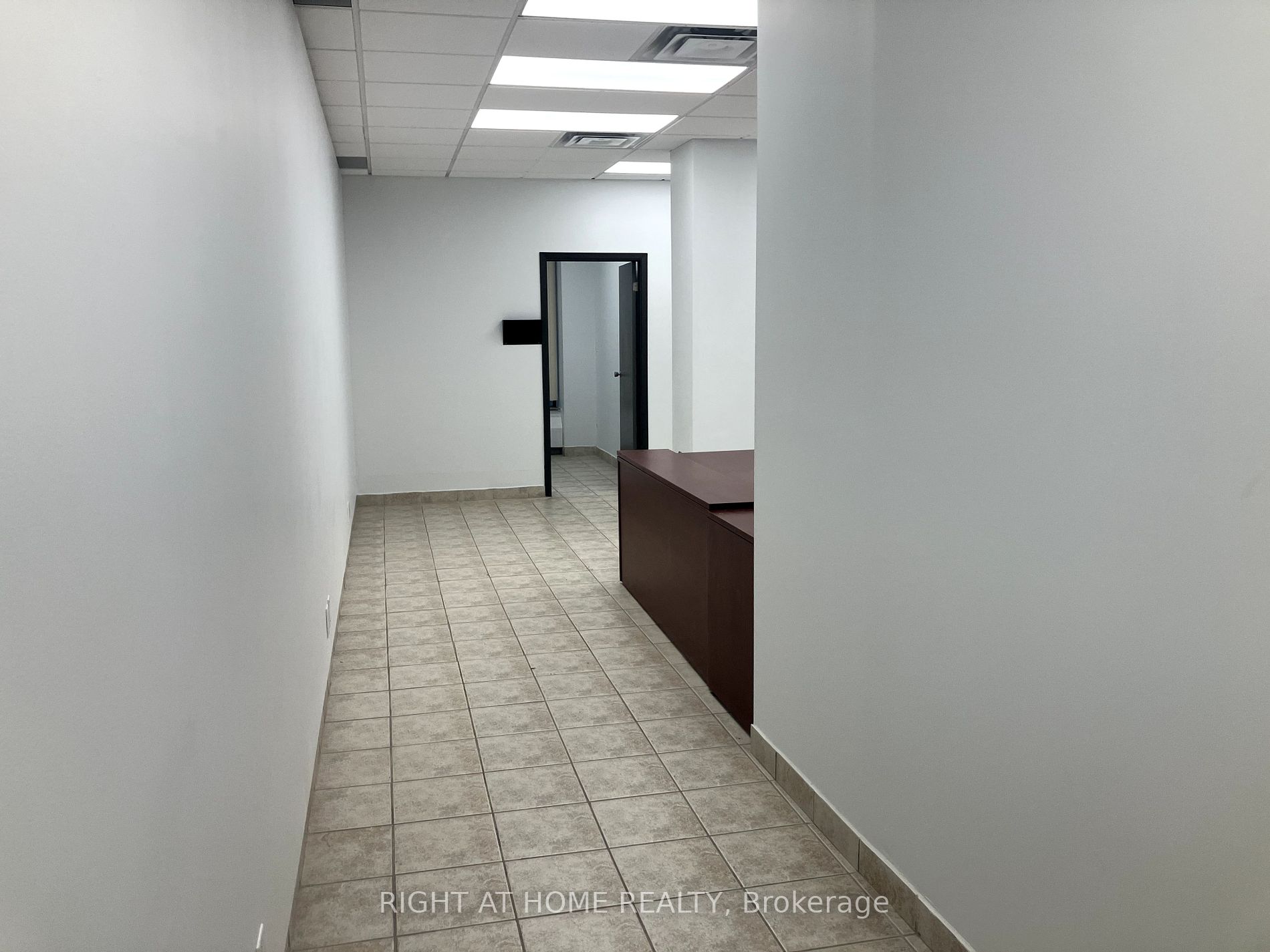 1017 Wilson Ave, #401&404