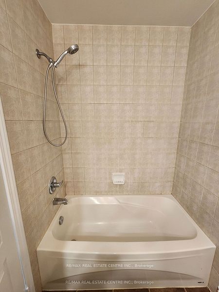 950 Burgess Gdns