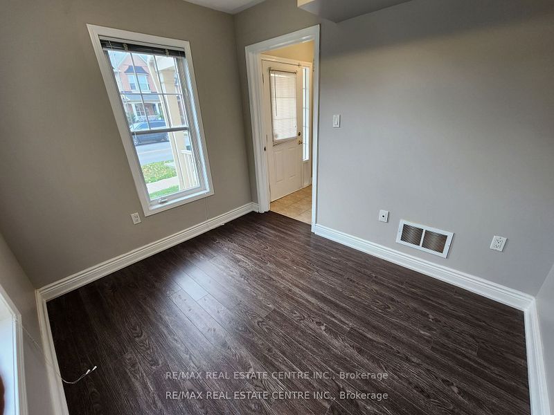 950 Burgess Gdns