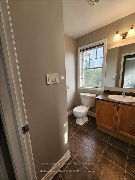 950 Burgess Gdns