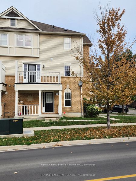 950 Burgess Gdns
