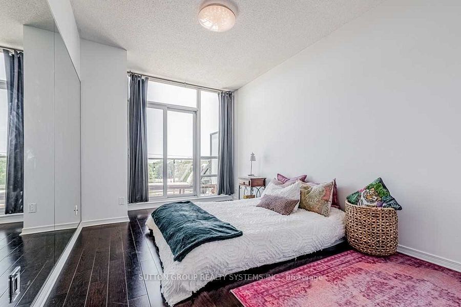 2240 Lake Shore Blvd W, #312