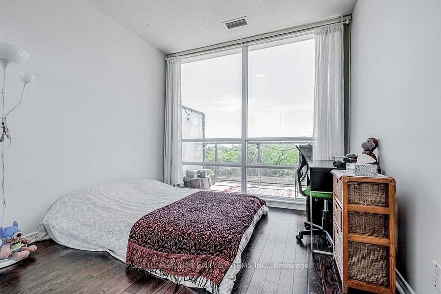 2240 Lake Shore Blvd W, #312