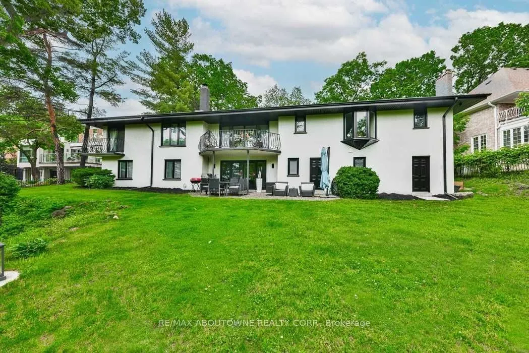 2204 Shardawn Mews
