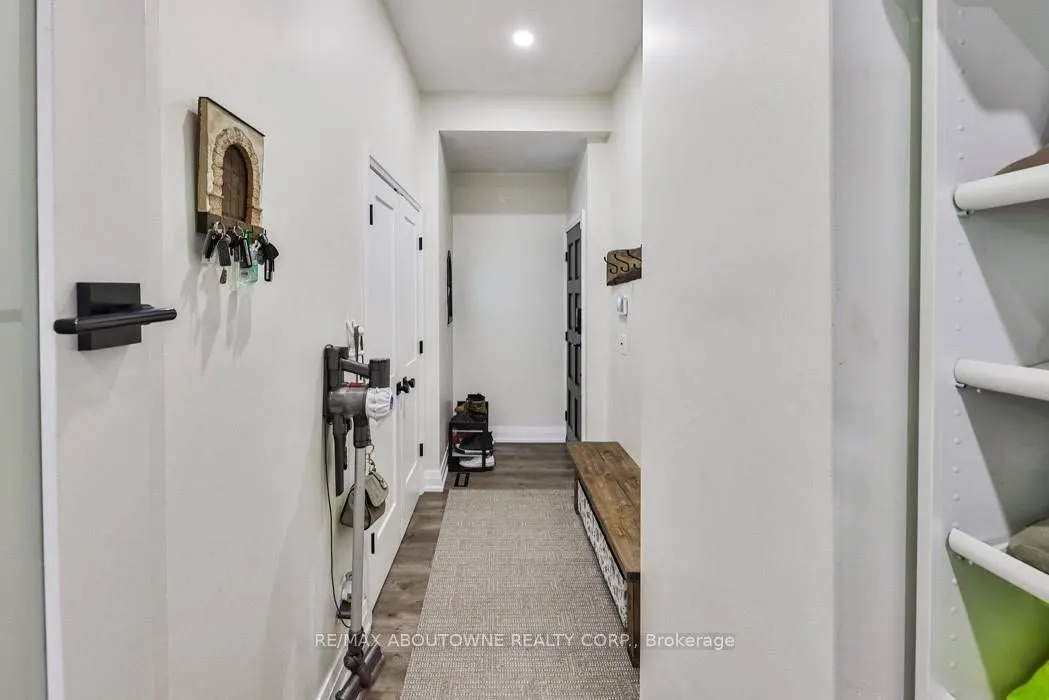 2204 Shardawn Mews