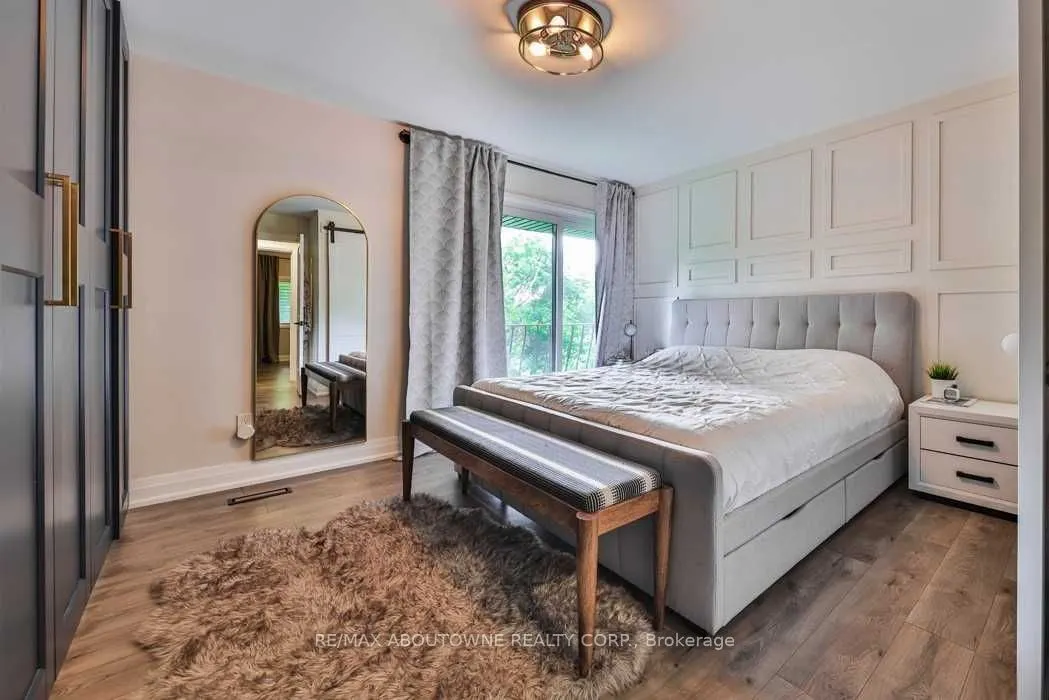 2204 Shardawn Mews