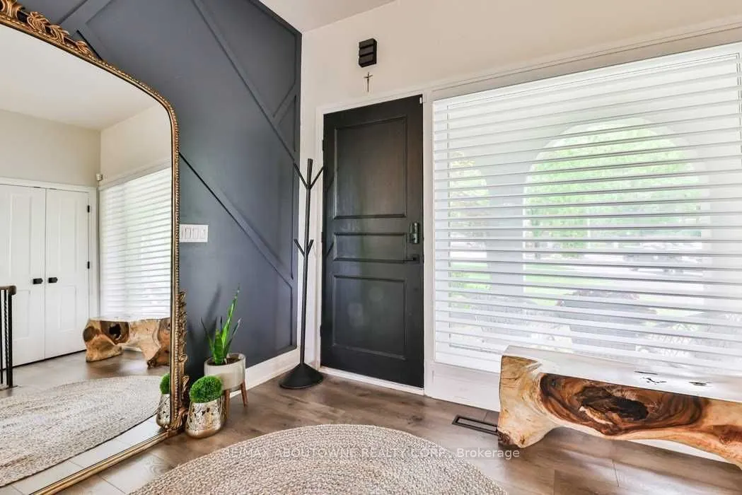2204 Shardawn Mews