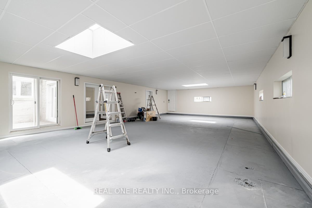 30 Herkley Dr