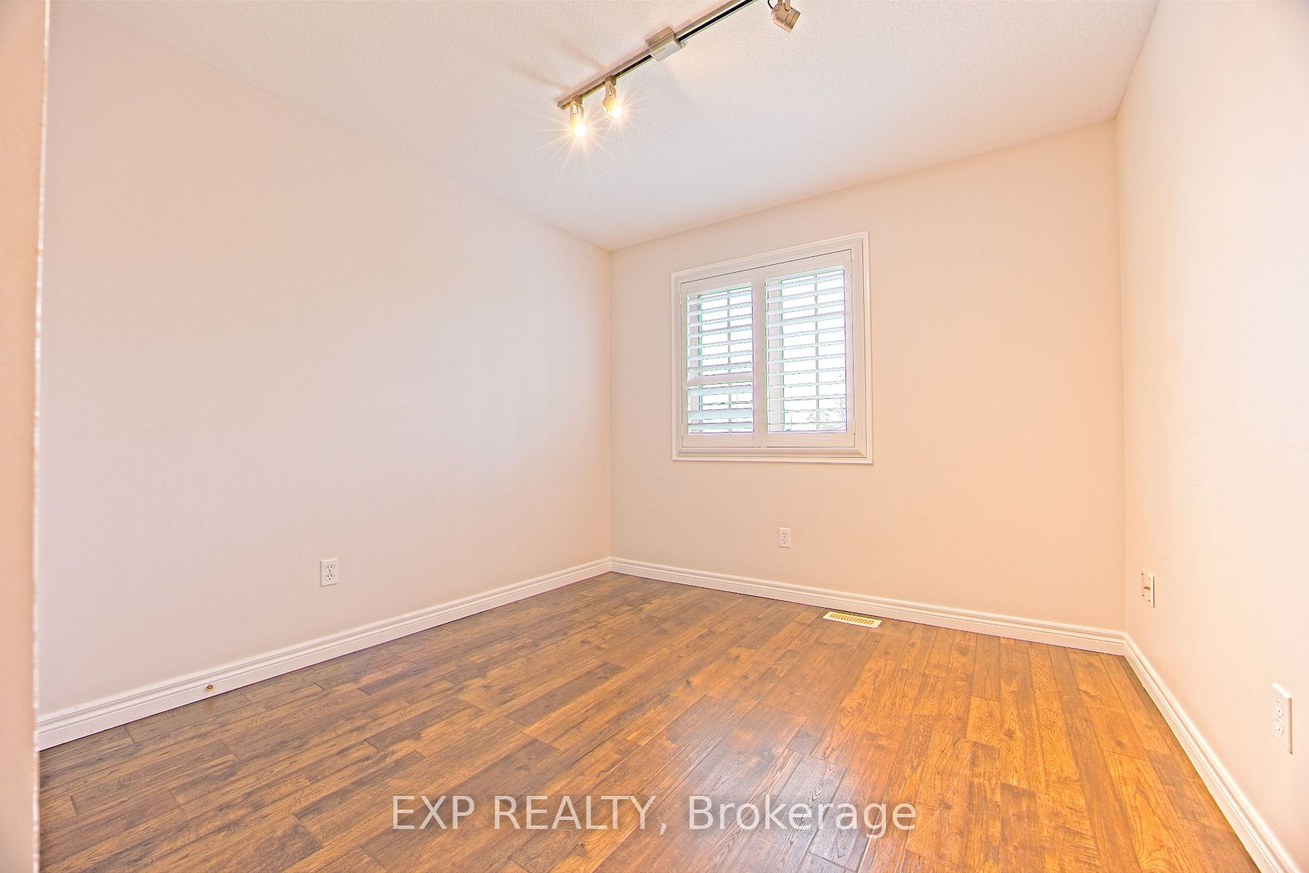 5151 Upper Middle Rd, #13