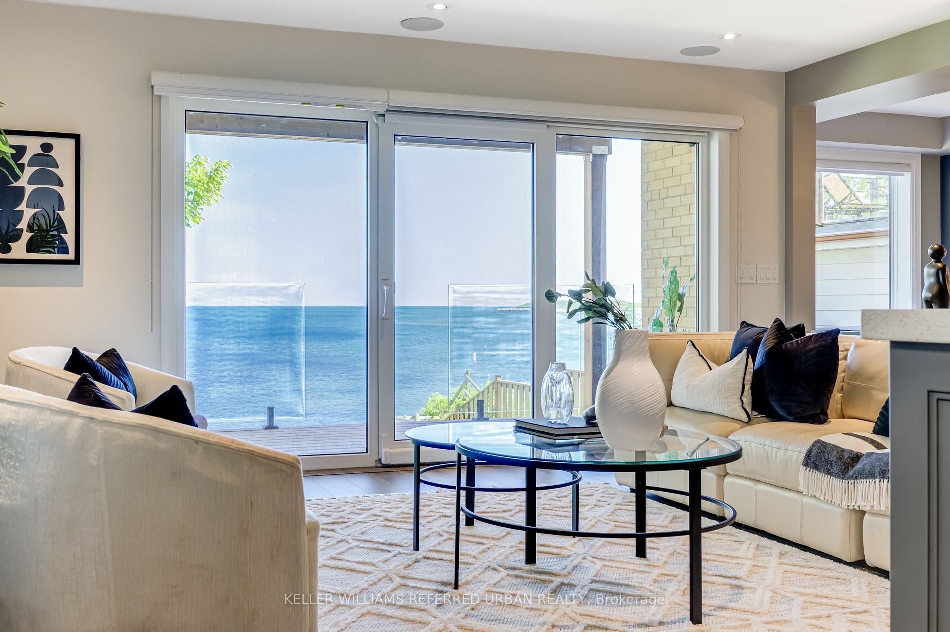 399 Lake Promenade