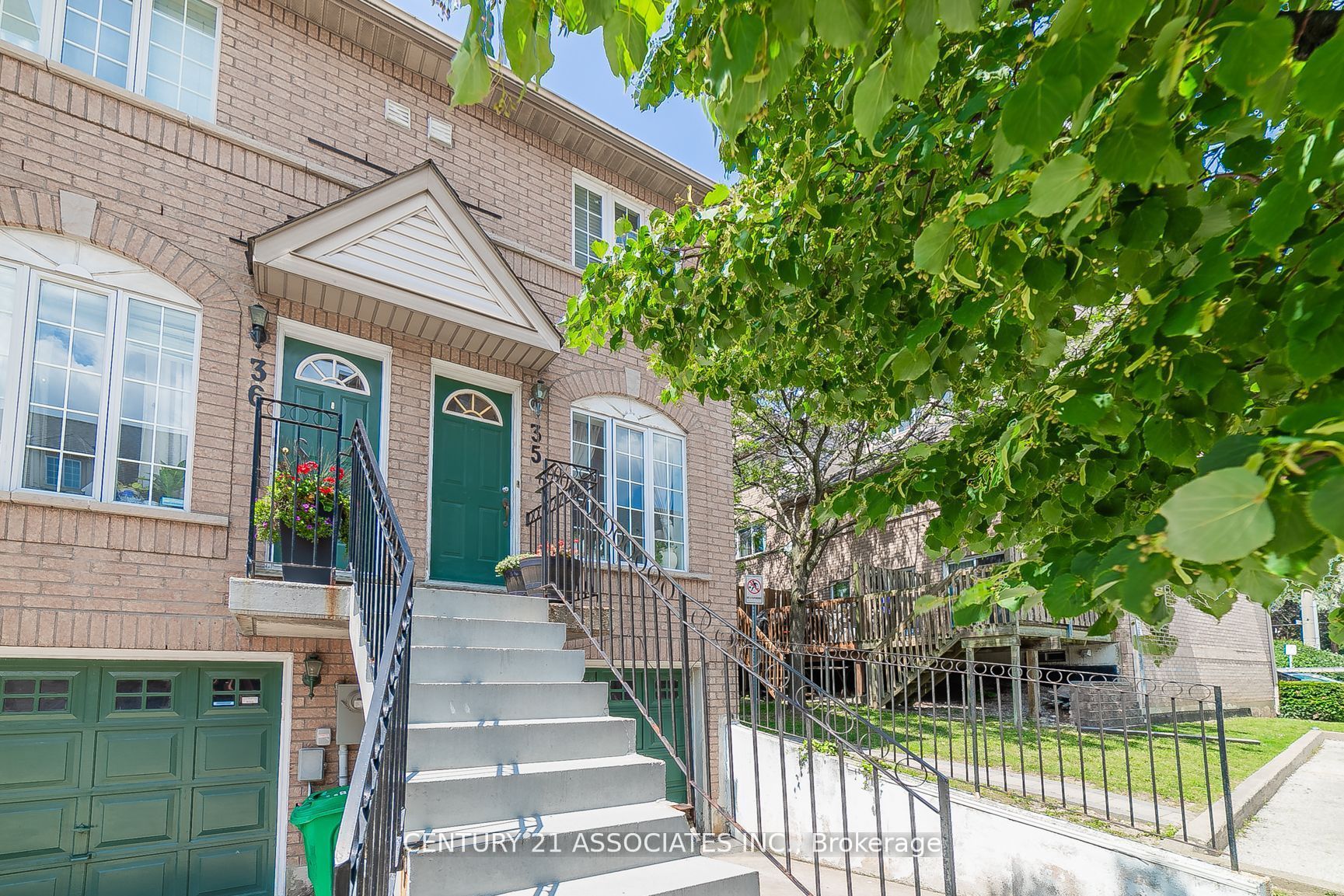 75 Strathaven Dr, #35