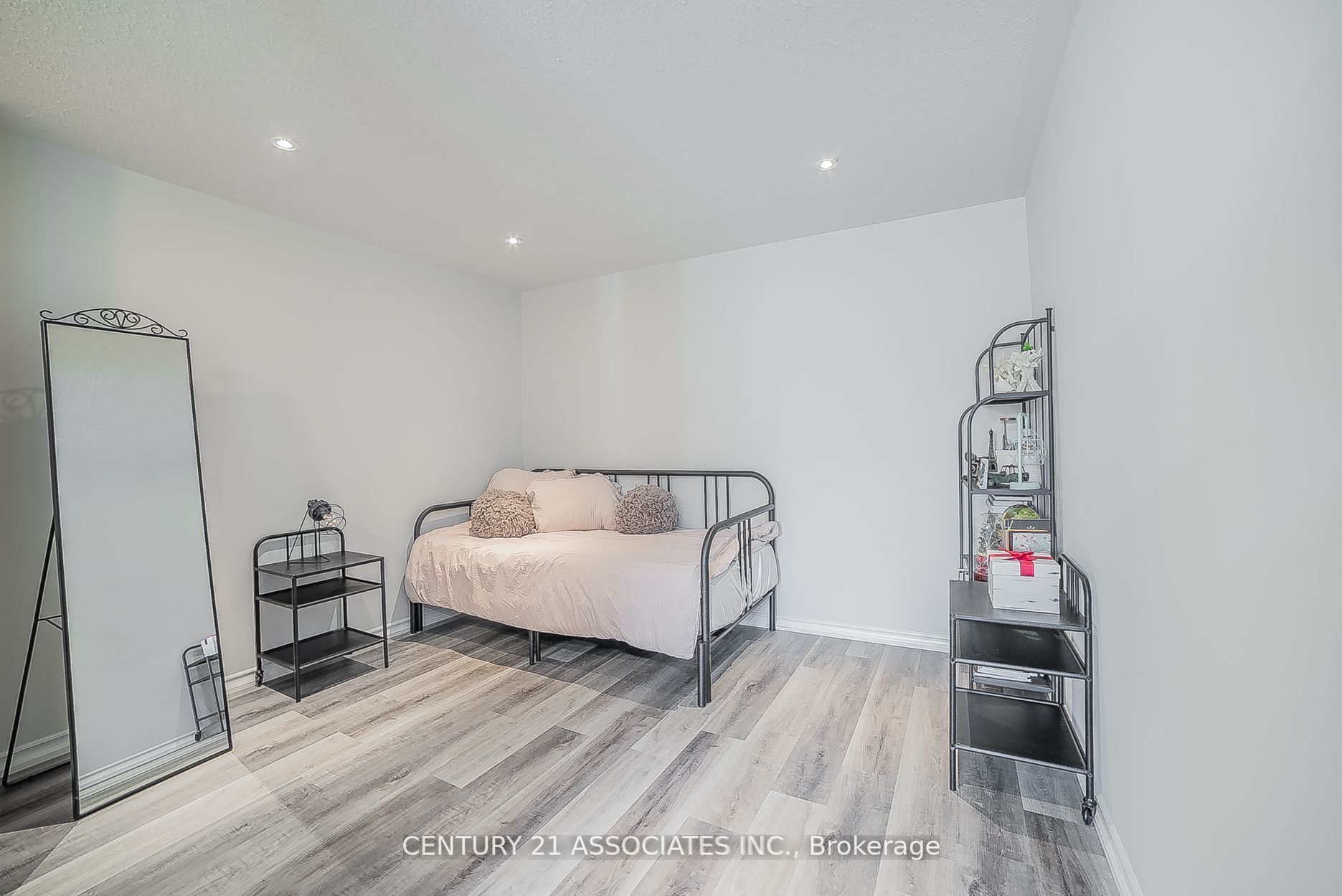 75 Strathaven Dr, #35