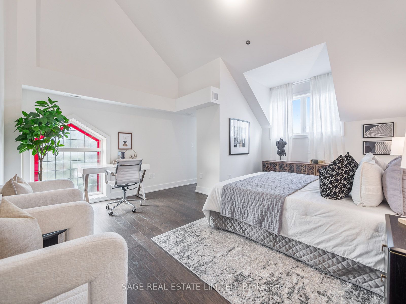 1183 Dufferin St, #102