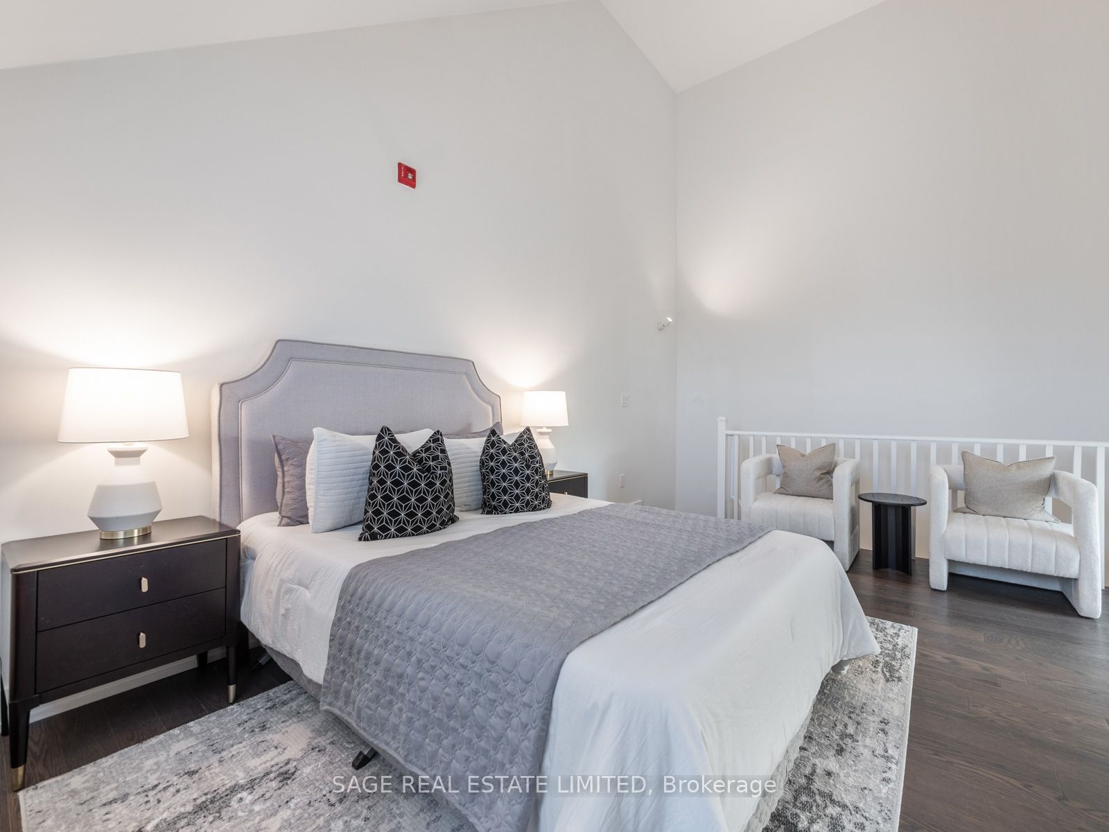 1183 Dufferin St, #102