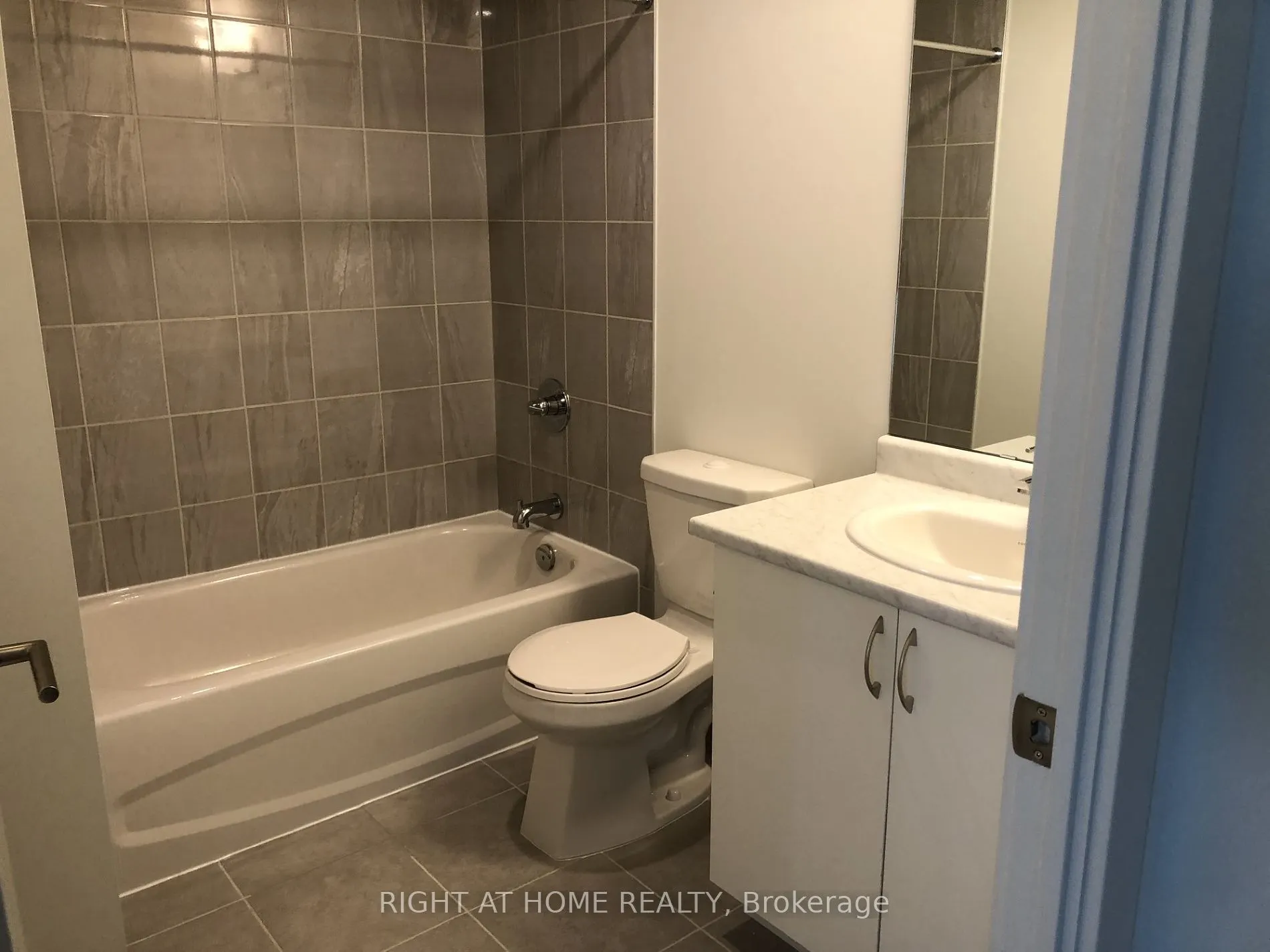 10 Wilby Cres, #1801
