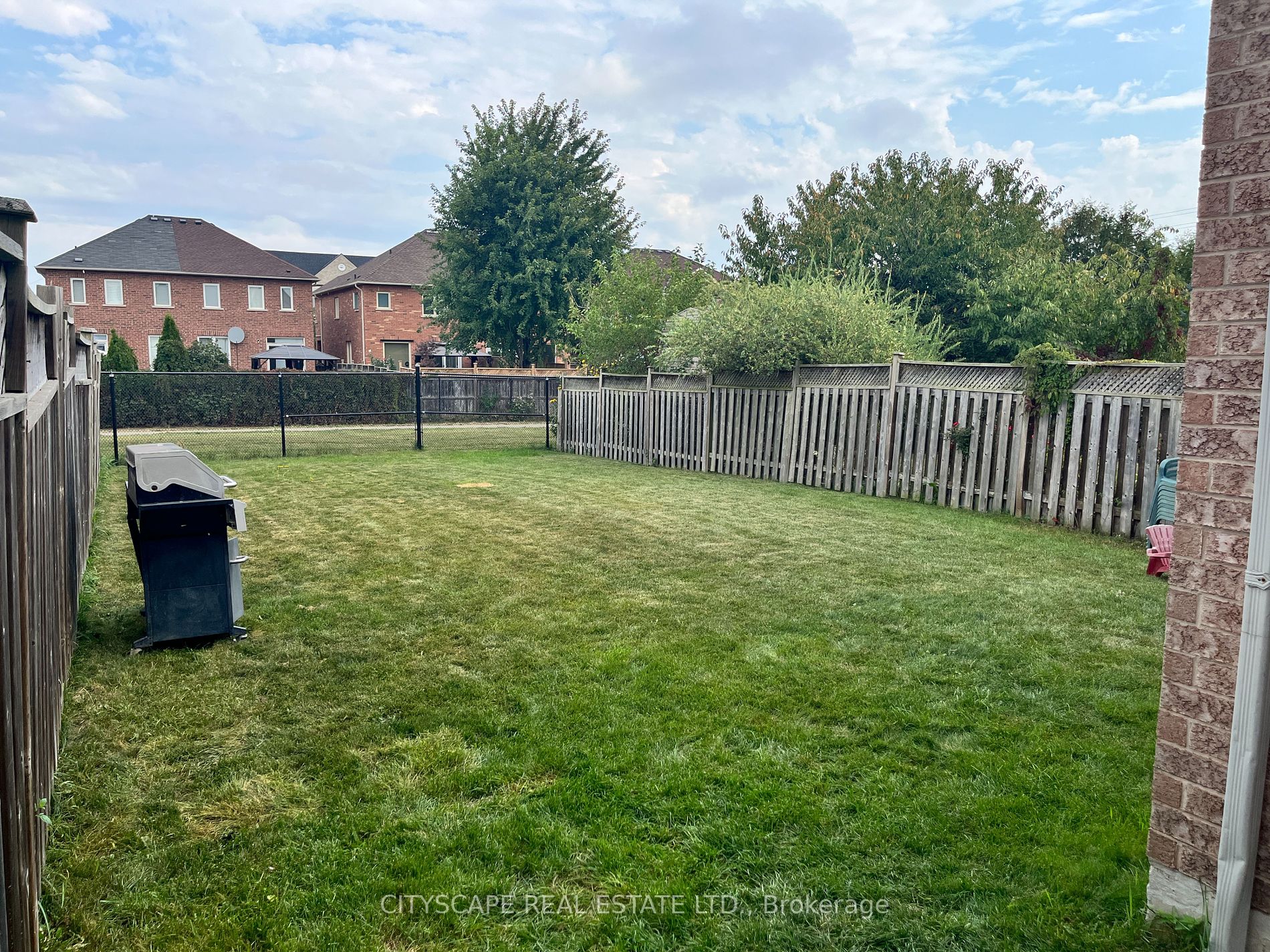 5033 Dubonet Dr