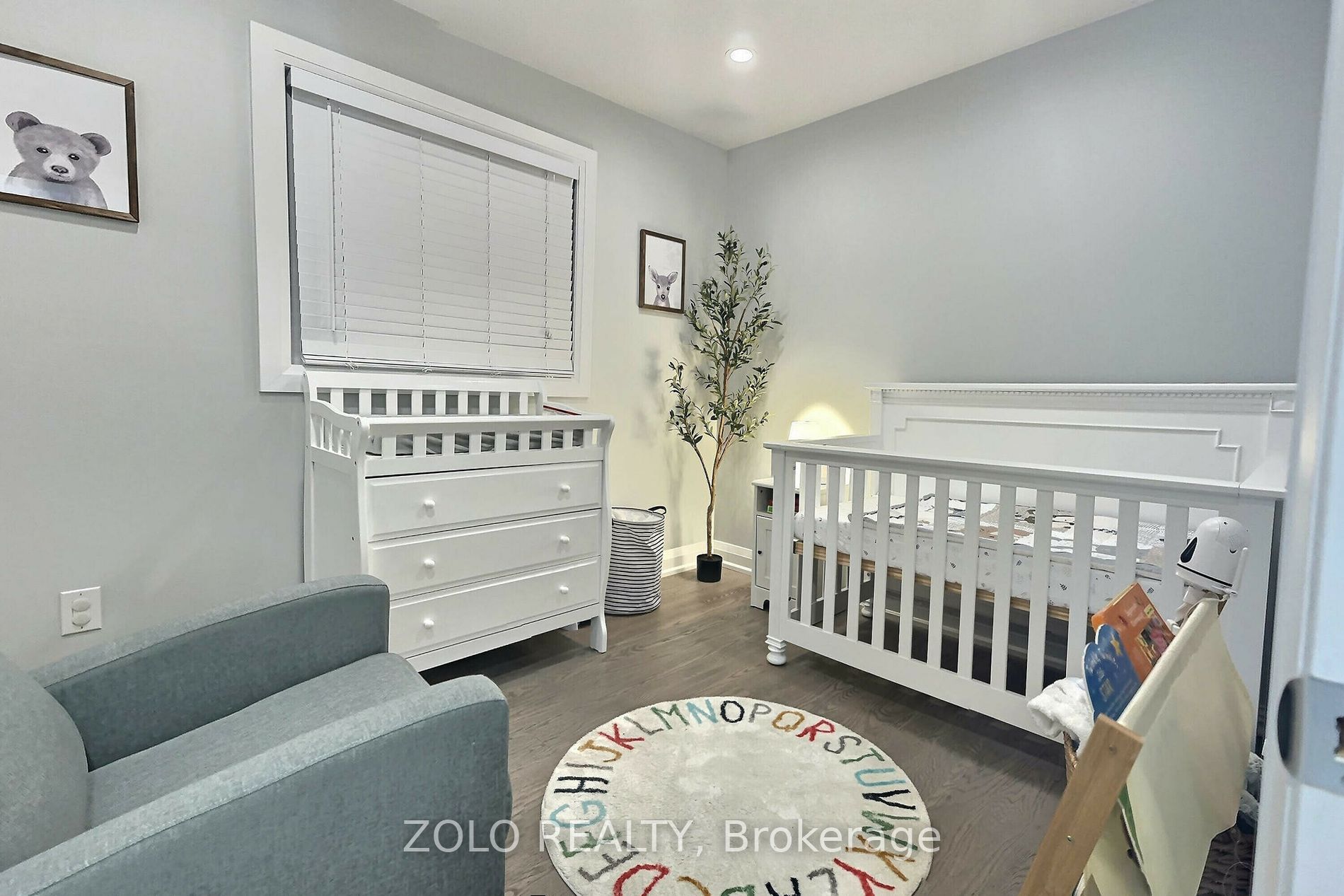 4303 Curia Cres