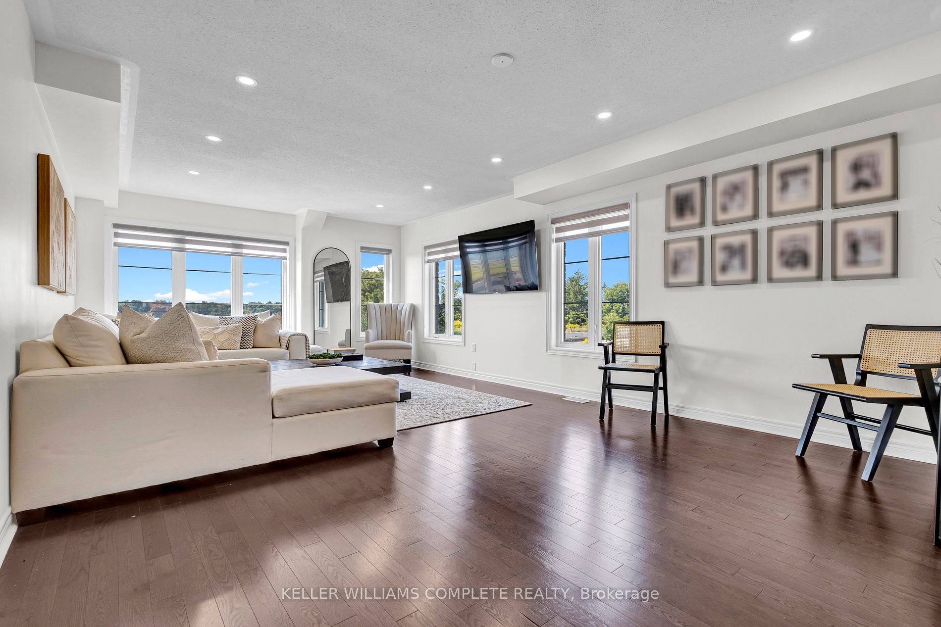 63 Hogan Manor Dr