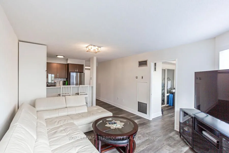2155 Burnhamthorpe Rd W, #612