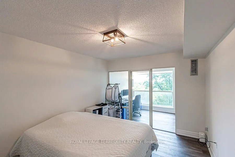 2155 Burnhamthorpe Rd W, #612